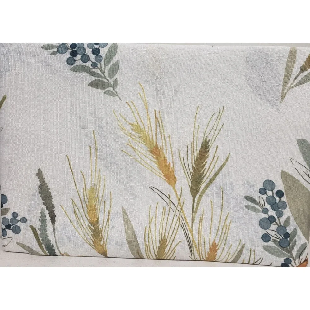 1 Printed Fabric Tablecloth, 60